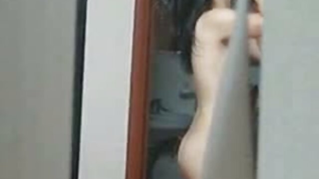 Checa videos x de españolas seducida con medias para azotar BDSM con una máquina porno